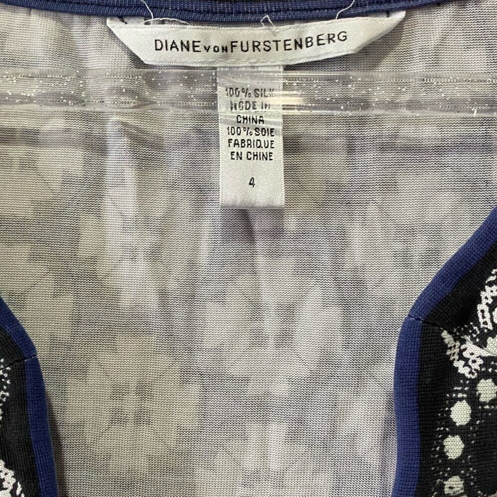 Diane Von Furstenberg Pink/Blue Printed Silk Wrap Mini Dress - Picture 4 of 5